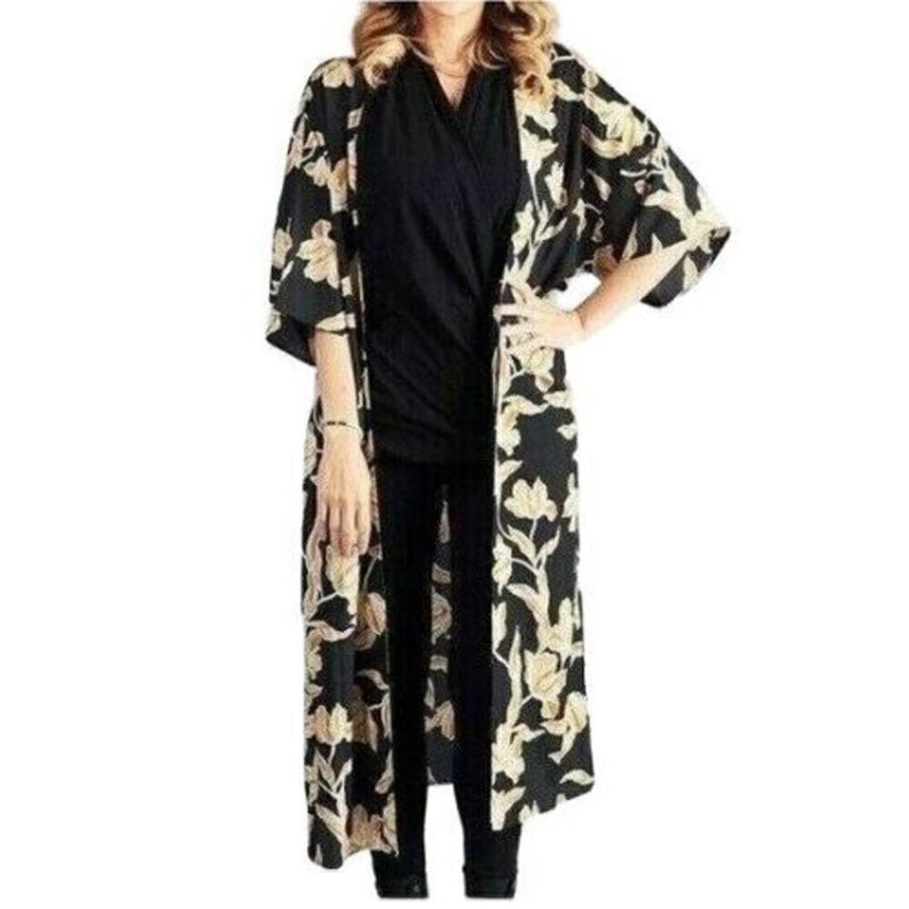 NWT Maison Du Soir Selena Black Floral Kimono Women's Small/Medium